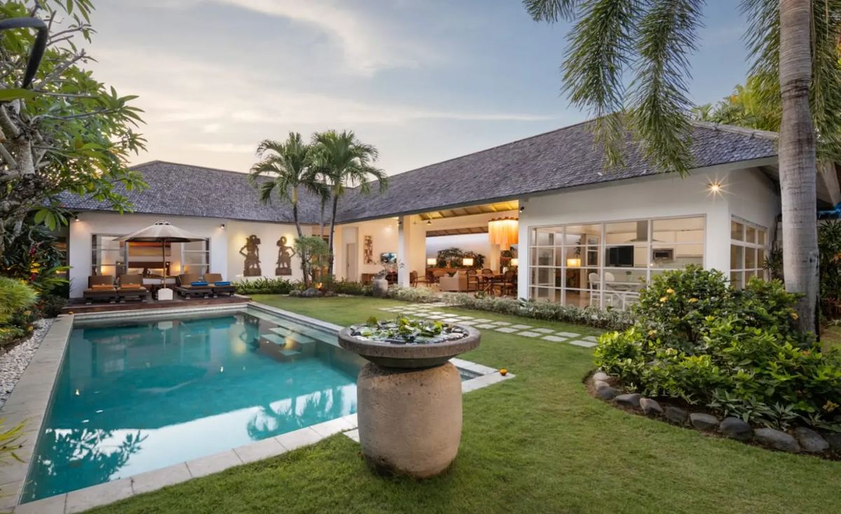 Garden 2 bed villa in Seminyak, photo 1
