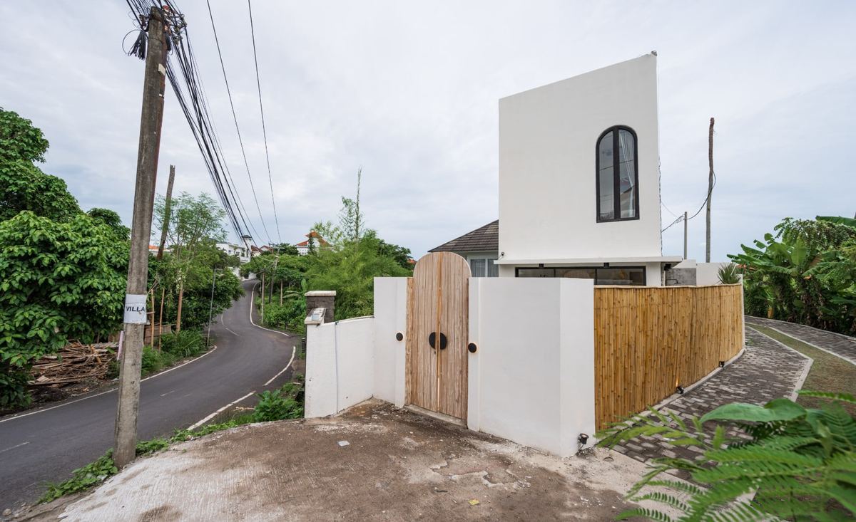 Simple 2 bed villa in Babakan, photo 1