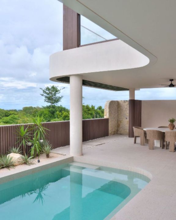 Clifftop 4 bed pool villa in Bingin