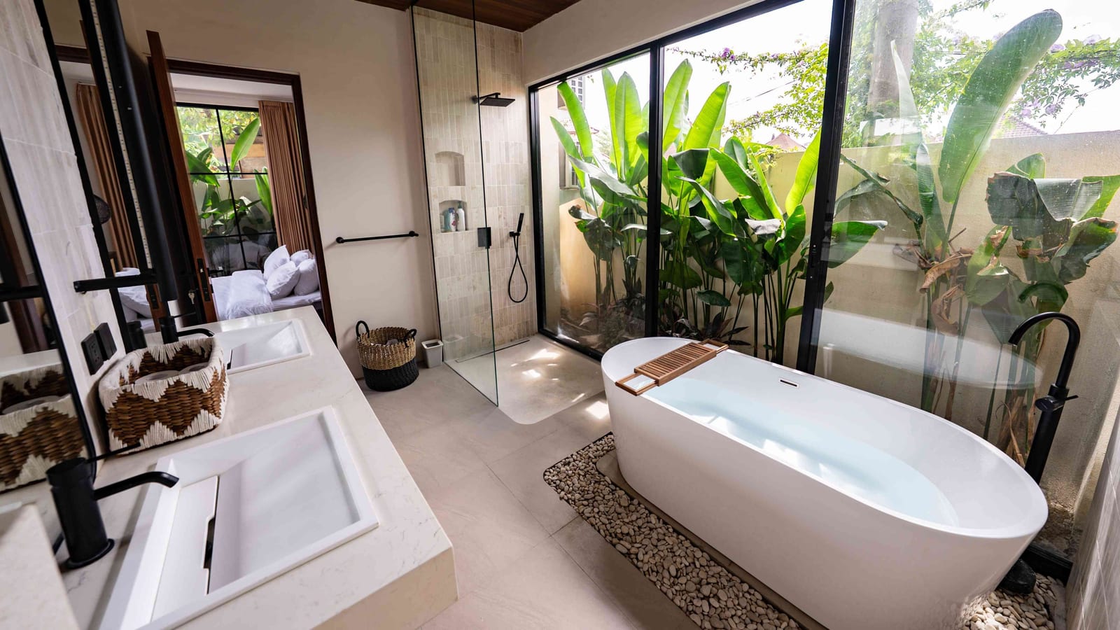 New 3 bed rooftop pool villa in Canggu, photo 3