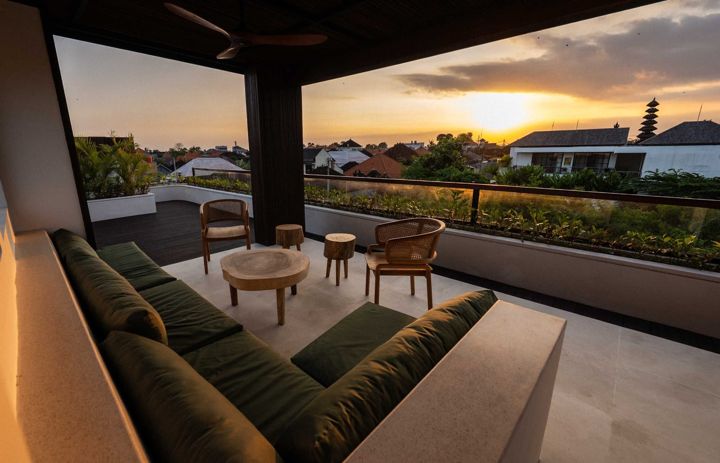 New 3 bed rooftop pool villa in Canggu
