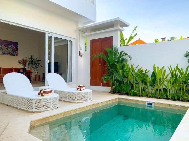 Bright 1.5 bed pool villa with office in Canggu