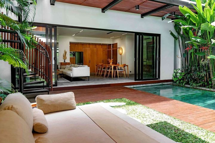 Modern 4 bed roof terrace villa in Batu Bolong