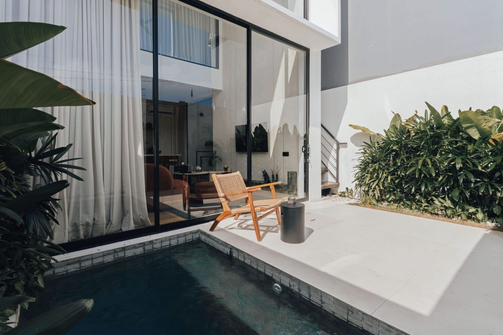 Contemporary 3 bed pool villa with workspace in Canggu, photo 1