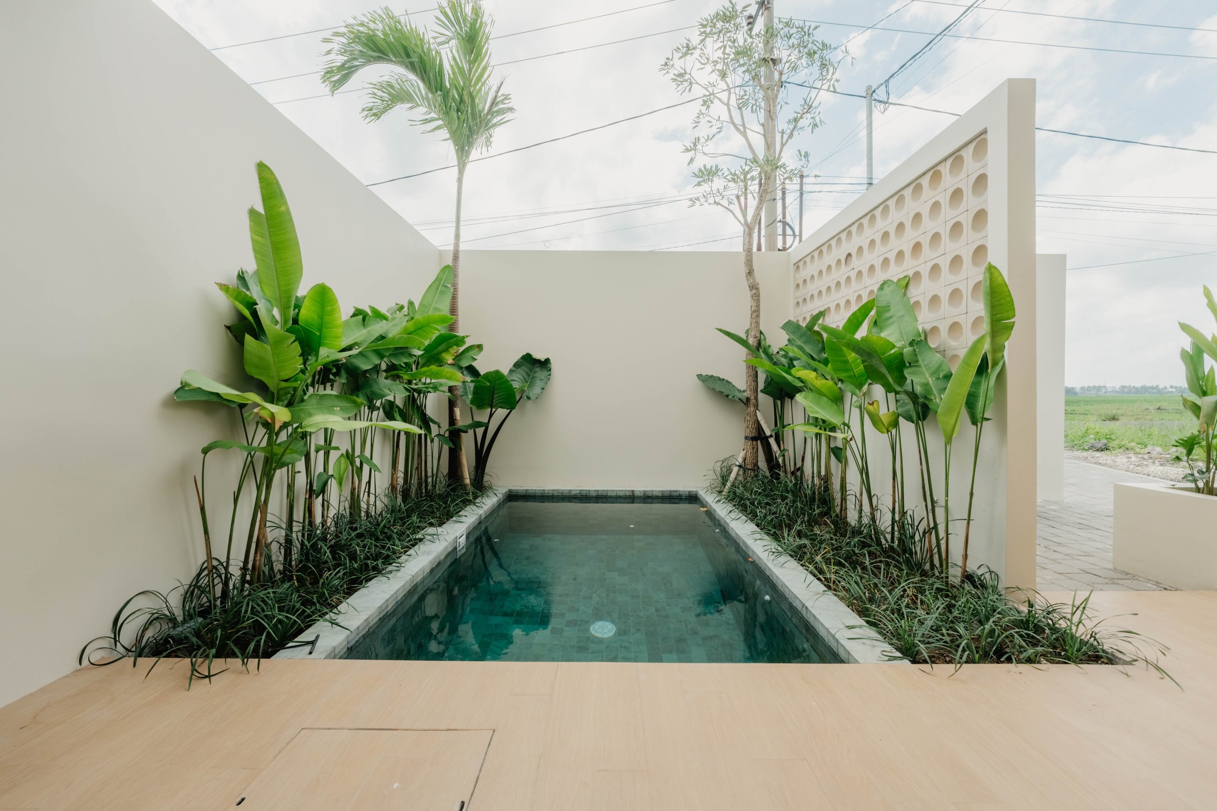 Villa Happy 3, the pool and courtyard