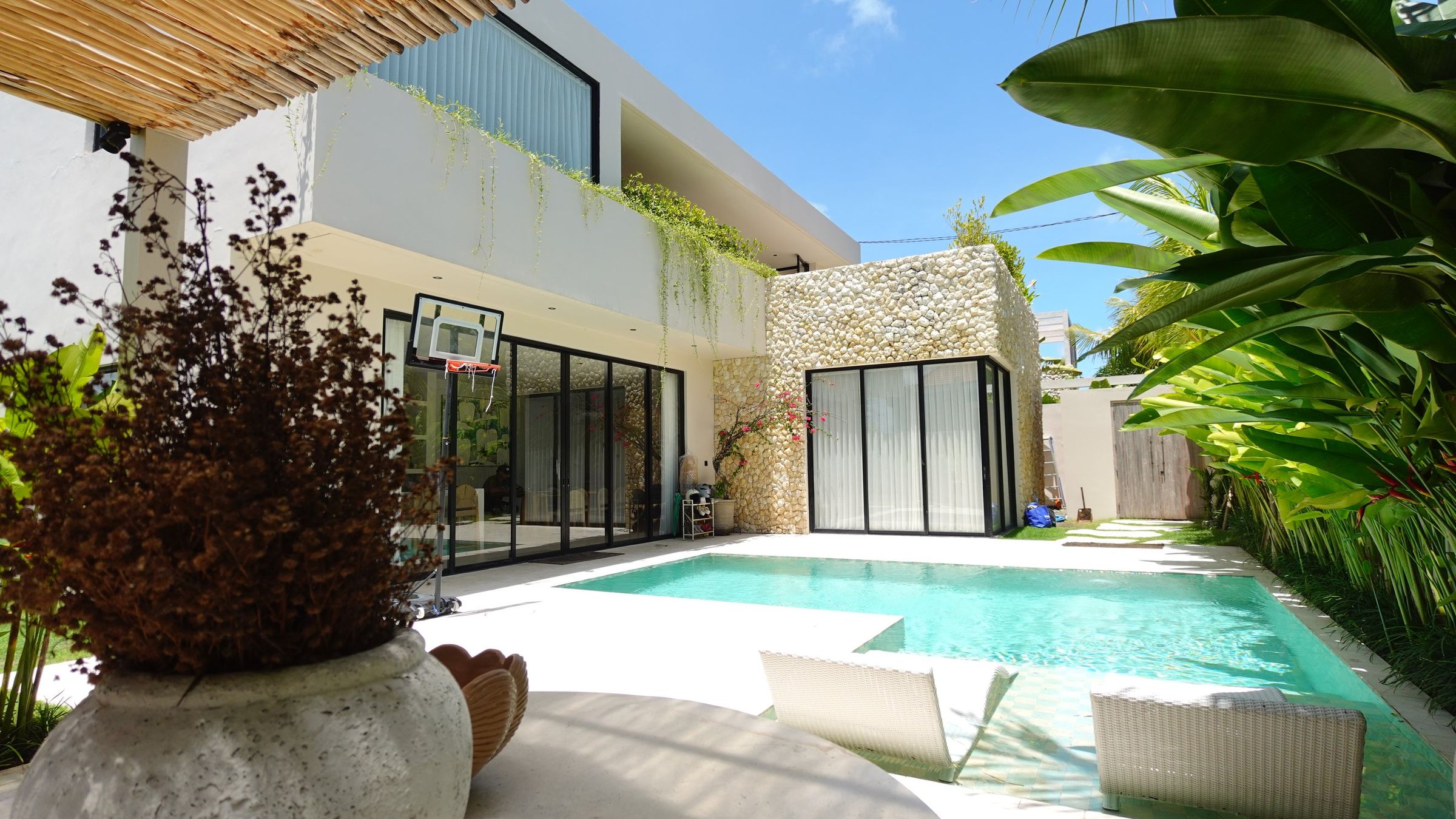 A finished pool villa we list in Kaba Kaba, lease to 2048